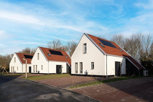 Buitenkant - Vakantiehuis bij Noordzeestrand in Nieuwvliet (1)