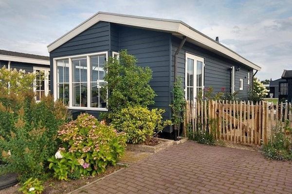 Buitenkant - Canal-Side Stay, Giethoorn in Giethoorn (1)