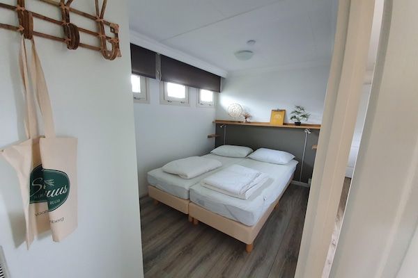 Slaapkamer - Canal-Side Stay, Giethoorn in Giethoorn (4)