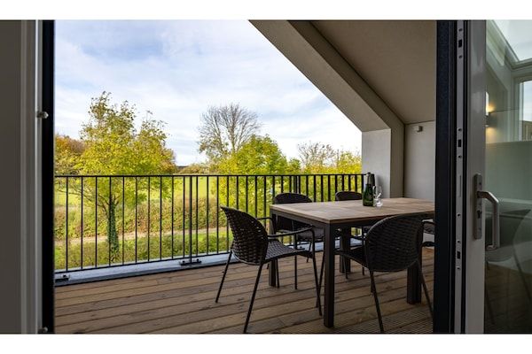 Terras - Stijlvolle Marina Loft met balkon in Kamperland (1)