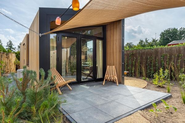 Buitenkant - Wellness Cabin in NL met Buiten Spa in Voorthuizen (1)