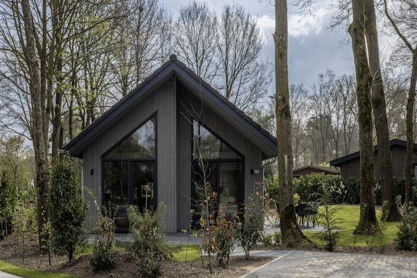 Buitenkant - Eco Villa bij Bosrand in Nederland in Oirschot (1)