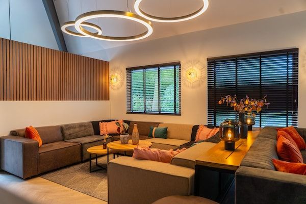Woonkamer - Villa in Brabant met Spa en Sauna in Oirschot (2)