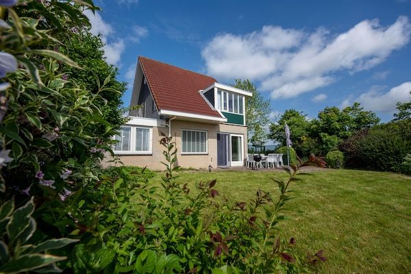 Buitenkant - Vakantie-uitje met een privé-aanlegsteiger in Terherne (2)