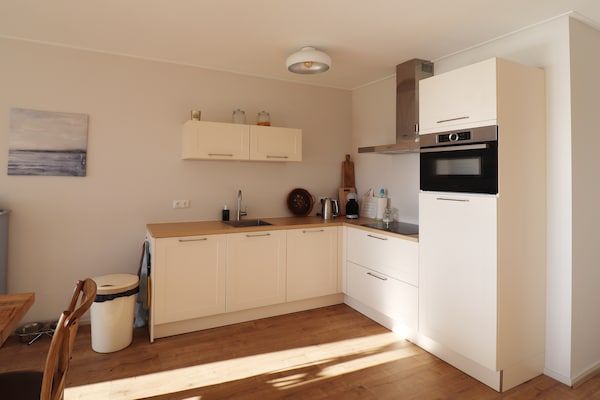 Keuken - Appartement in Heeg met Heegermeer Uitzicht in Heeg (3)