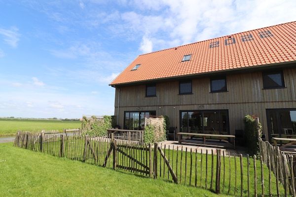 Buitenkant - Landvilla te midden van natuur en water in Leons (1)