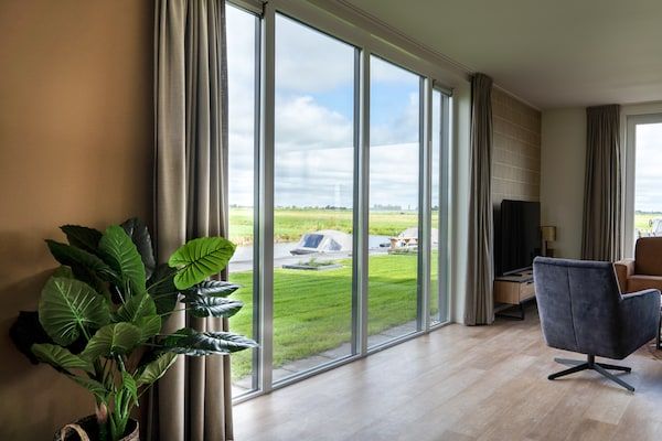 Woonkamer - Landvilla te midden van natuur en water in Leons (2)