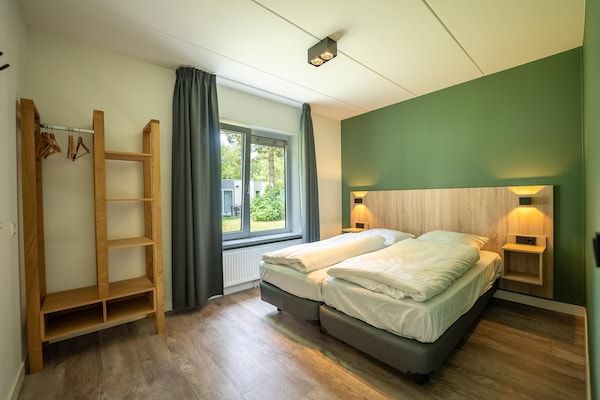 Slaapkamer - Stijlvolle Borger Bungalow in Borger (4)