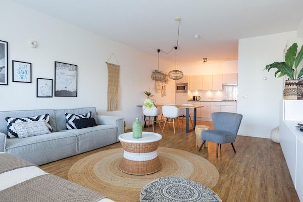 Woonkamer - Appartement in Den Haag met Balkon in Den Haag (1)