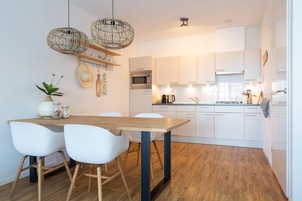 Eetkamer - Appartement in Den Haag met Balkon in Den Haag (2)
