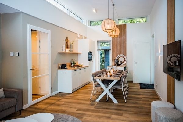 Woonkamer - Vakantiehuis in Veluwe bij natuurpaden in Voorthuizen (5)
