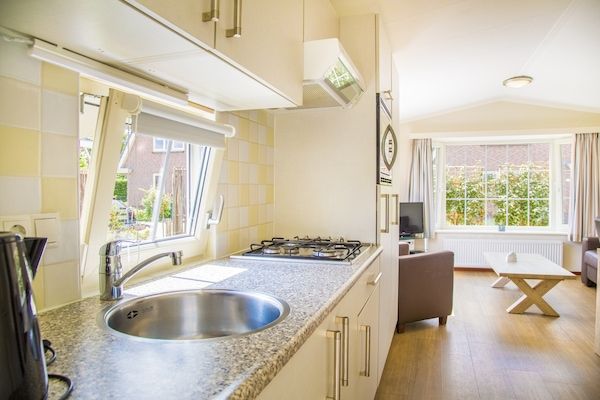 Keuken - Chalet in Noordwijk bij het Strand in Noordwijk aan zee (4)