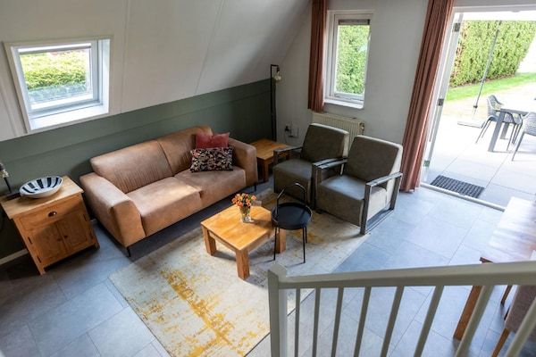Woonkamer - Vakantiehuis in Plasmolen bij Meren in Plasmolen (1)
