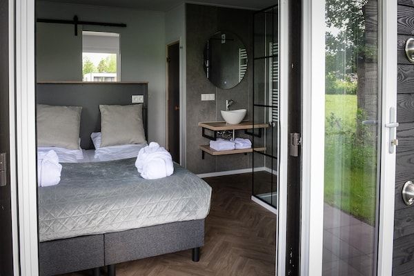Badkamer - Ontspannen verblijf nabij Holten in Rijssen (3)