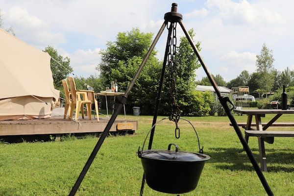 Tuin - Glamping in Twijzel bij Natuurgebied in Twijzel (2)