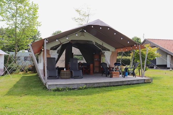 Buitenkant - Safaritent, Friesland in Twijzel (1)