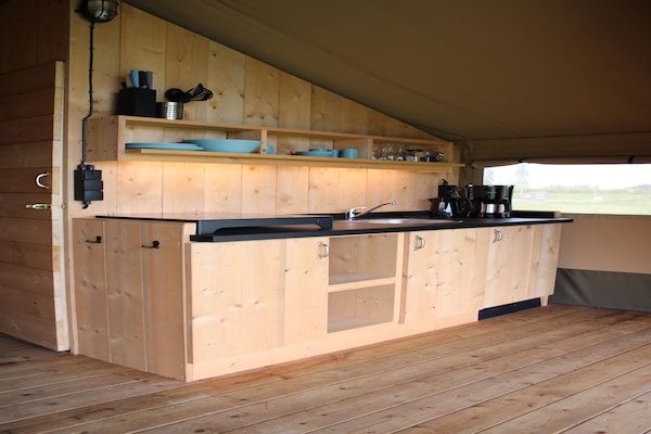 Keuken - Glamping-ontsnapping aan het water in De Veenhoop (3)