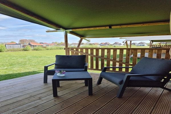 Terras - Glamping-ontsnapping aan het water in De Veenhoop (5)