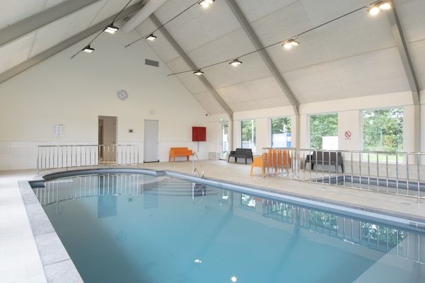 Park - Chalet bij Eindhoven in een Groene Oase in Mierlo (2)