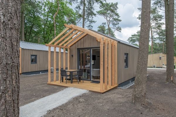 Buitenkant - Tiny House in Eindhoven bij Bospark in Mierlo (1)