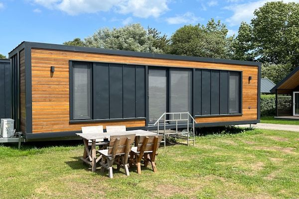 Buitenkant - Tiny House in Nederland met Tuin in Lathum (4)