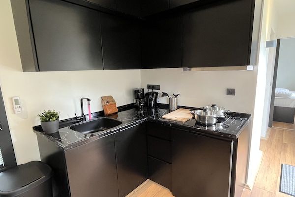 Keuken - Tiny House in Nederland met Tuin in Lathum (2)