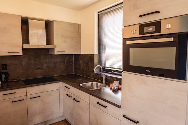 Keuken - Woning aan het water nabij Nijmegen in Ewijk (3)