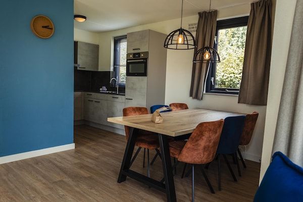 Eetkamer - Gezellig toevluchtsoord bij 't Broeckhuys in Ewijk (3)