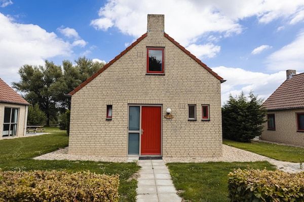 Buitenkant - Gezellig toevluchtsoord bij 't Broeckhuys in Ewijk (1)