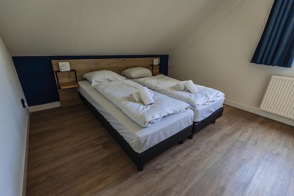 Slaapkamer - Gezellig toevluchtsoord bij 't Broeckhuys in Ewijk (4)