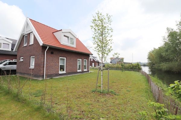 Buitenkant - Vakantiehuis met veel privacy in Simonshaven (2)