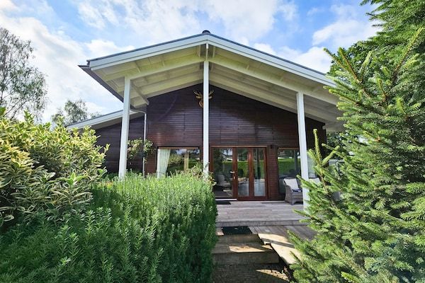 Buitenkant - Prachtig vakantiehuis met ruime tuin in Voorthuizen (1)