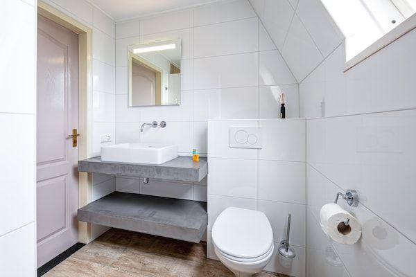 Badkamer - Gezellige & Groene Texel-uitstap voor Twee in Den Burg (5)
