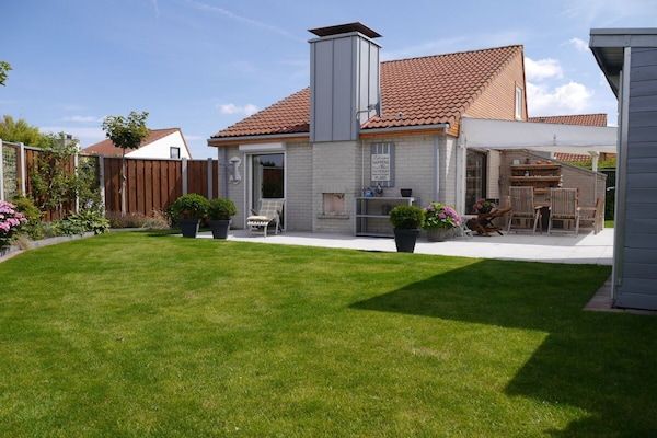 Buitenkant - Zonnedek van de villa in Julianadorp (1)