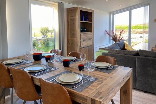 Woonkamer - Vrijstaand Huis in Zeeland met Uitzicht in Wemeldinge (5)
