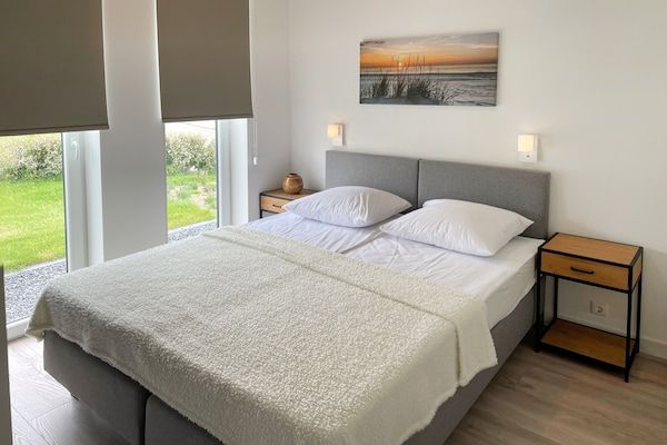 Slaapkamer - Vrijstaand Huis in Zeeland met Uitzicht in Wemeldinge (2)