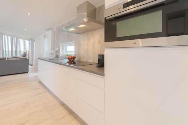 Keuken - Vrijstaand Huis in Zeeland met Uitzicht in Wemeldinge (3)
