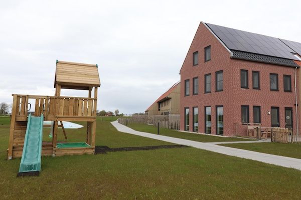 Buitenkant - Villa in Leons met Friese charme in Leons (2)