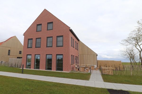 Buitenkant - Villa in Leons met Friese charme in Leons (1)