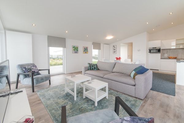 Woonkamer - Appartement aan de Nederlandse kust in Wemeldinge (2)