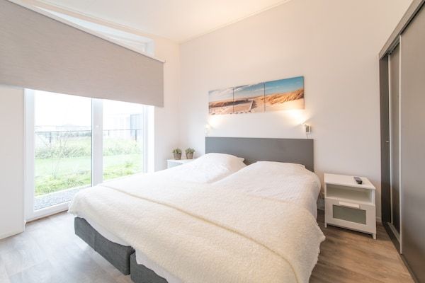 Slaapkamer - Appartement aan de Nederlandse kust in Wemeldinge (3)