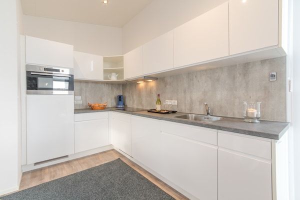 Keuken - Appartement aan de Nederlandse kust in Wemeldinge (4)