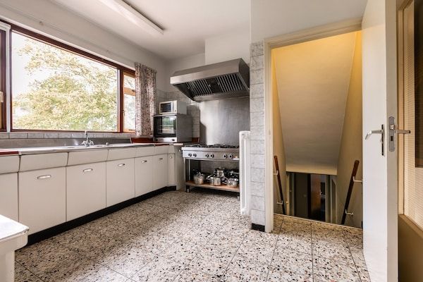 Keuken - Ruime villa met privébioscoop, wellness in Herpen (4)