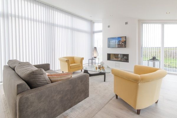 Woonkamer - Schilderachtig verblijf met terras in Wemeldinge (2)