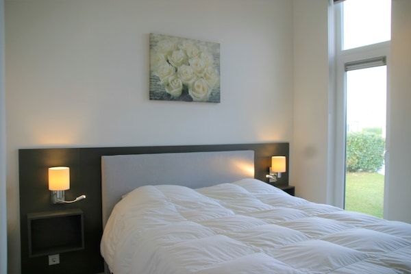 Slaapkamer - Chalet aan het meer in Zeeland in Wemeldinge (3)