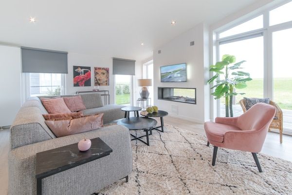Woonkamer - Huis in Zeeland met terras bij de dijk in Wemeldinge (2)