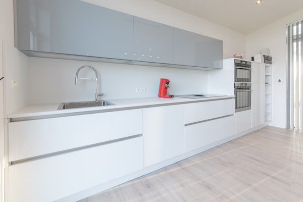 Keuken - Huis in Zeeland met terras bij de dijk in Wemeldinge (4)