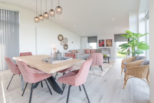 Woonkamer - Huis in Zeeland met terras bij de dijk in Wemeldinge (5)