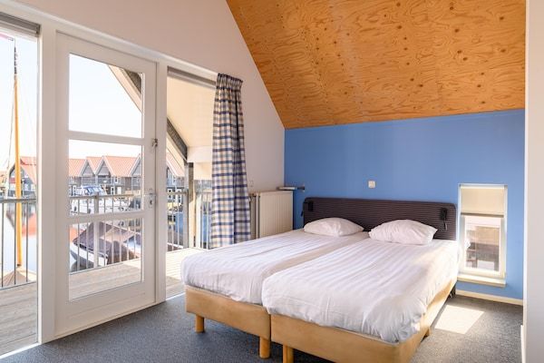 Slaapkamer - Gezellig vakantiehuis in centrum van Terherne in Terherne (3)