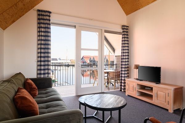 Woonkamer - Gezellig vakantiehuis in centrum van Terherne in Terherne (1)
